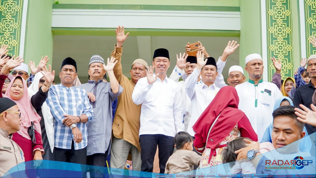 Bupati Afrizal Sintong Lepas Keberangkatan Calon Jamaah Haji Rohil