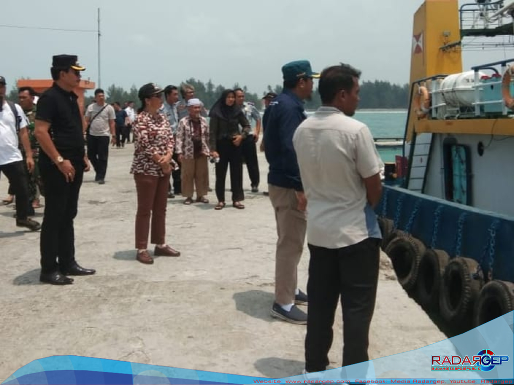 Bupati Khenoki Waruwu Berjuang Membangun Nias Barat