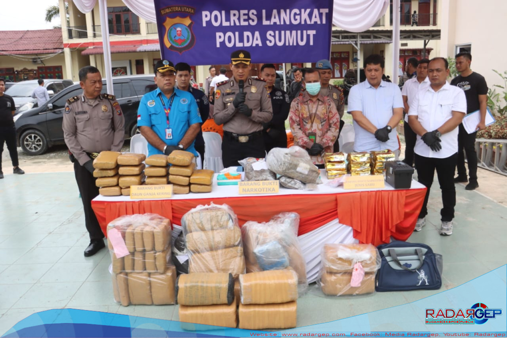 Polres Langkat Musnahkan Barang Bukti Sabu dan Ganja Kering