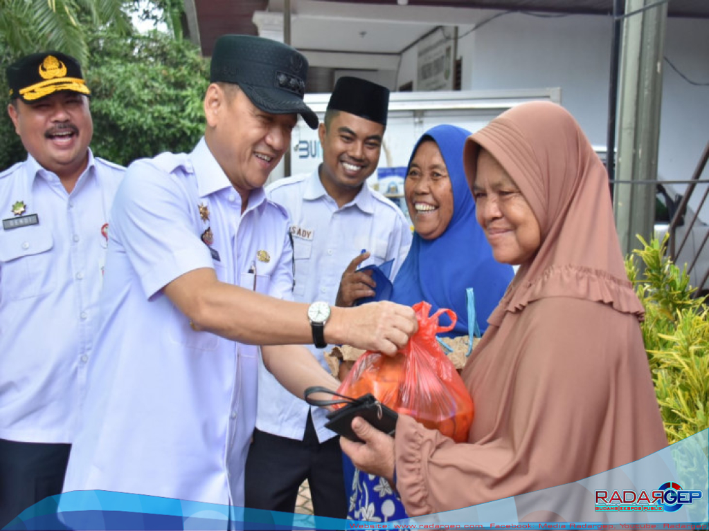 Operasi Pasar Murah, Ibu Hamidah : Terimakasih Pak Bupati Kampar