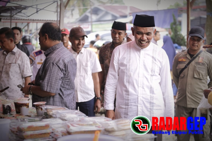 Jelang Berbuka Puasa, Pj Bupati Kampar Tinjau Pasar Kampa Dan Pasar Bangkinang Kota 