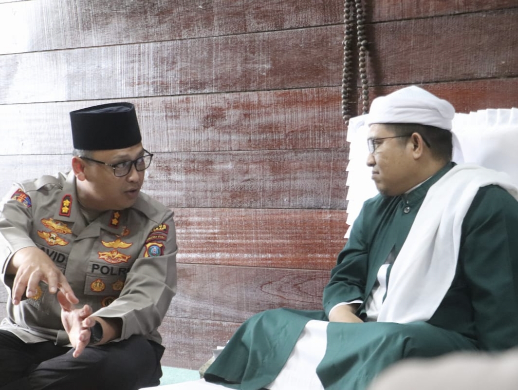 Kapolres Langkat Silaturahmi ke Tuan Guru Besilam Babusalam