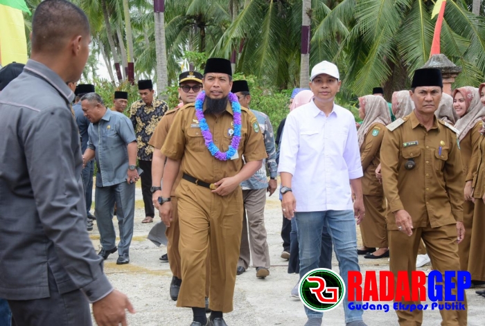 Bupati Buka Peluncuran Program Ketapang Dan Restorasi Mangrove Di Teluk Pambang