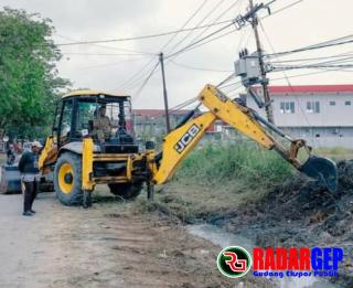 Atasi Banjir di Darma Bakti, PUPR Bangun Drainase di Jalan Guru 