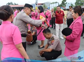 Kapolresta Deli Serdang Pimpin Upacara Kenaikan Pangkat Personil Polresta Deli Serdang