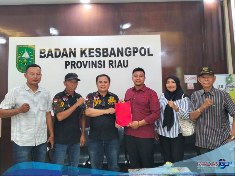 Foto: DPD LSM PENJARA Indonesia resmi Mendaftarkan kepengursan baru di Kesbangpol Provinsi Riau, Selasa (13/01).
