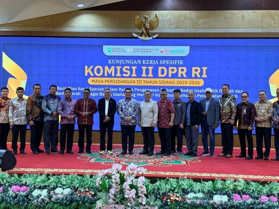 Bupati Pelalawan H. Zukri menghadiri kunjungan kerja Komisi II DPR RI ke Provinsi Riau (foto: Pelalawankab.go.id)
