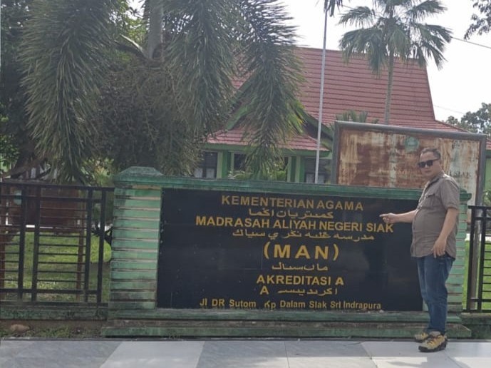 Foto: Relas, Ketua DPD LSM PENJARA INDONESIA Provinsi Riau saat turun ke lokasi.